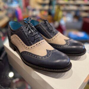 JOHN FLUEVOG LAUREATES "TENNYSON" - NAVY & BEIGE - MENS 8 WOMENS 10